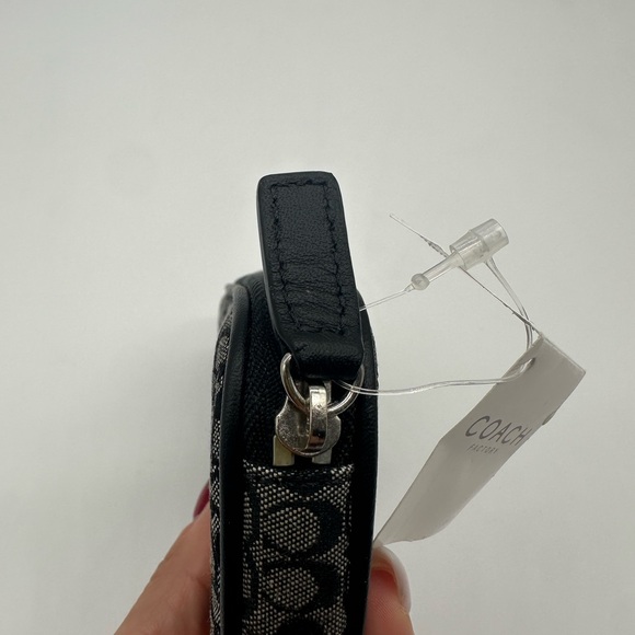 Coach • Signature Eyeglass Case - Picture 3 of 9